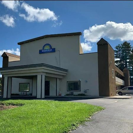 Days Inn By Wyndham Bellville Mansfield Екстериор снимка