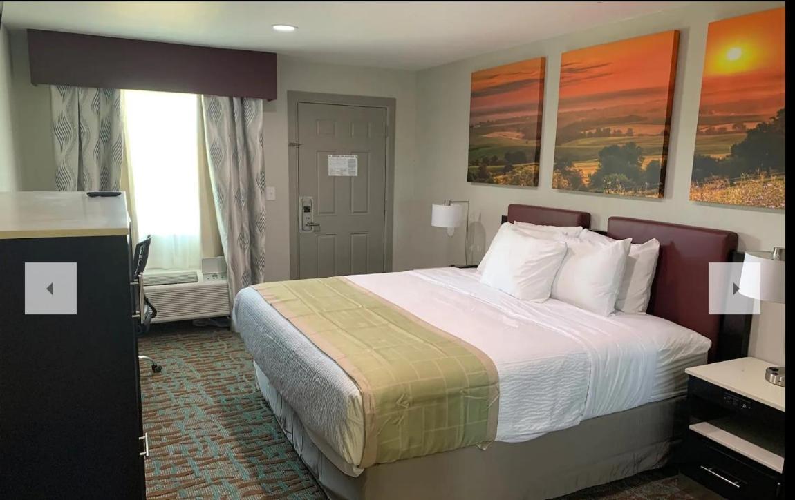 Days Inn By Wyndham Bellville Mansfield Екстериор снимка