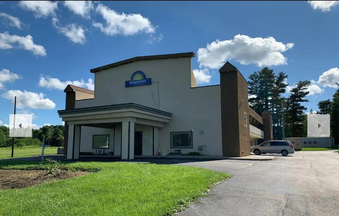 Days Inn By Wyndham Bellville Mansfield Екстериор снимка
