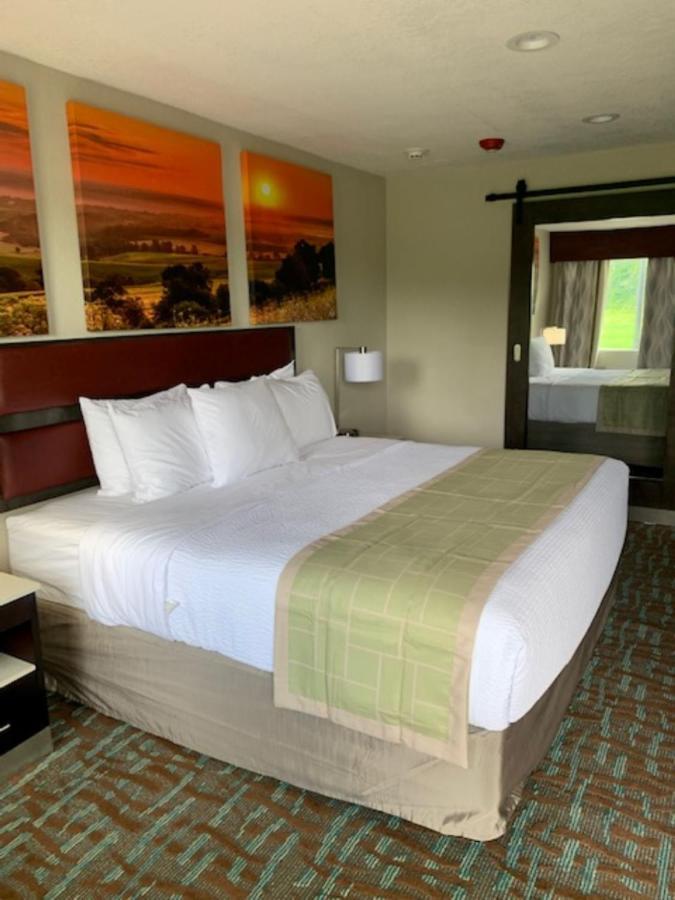 Days Inn By Wyndham Bellville Mansfield Екстериор снимка
