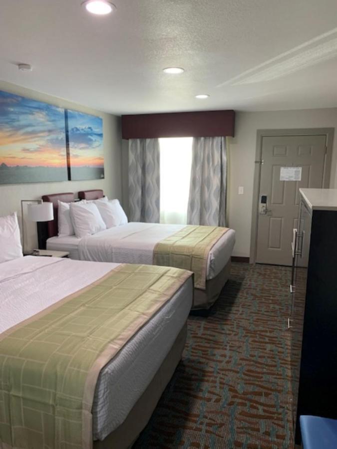 Days Inn By Wyndham Bellville Mansfield Екстериор снимка