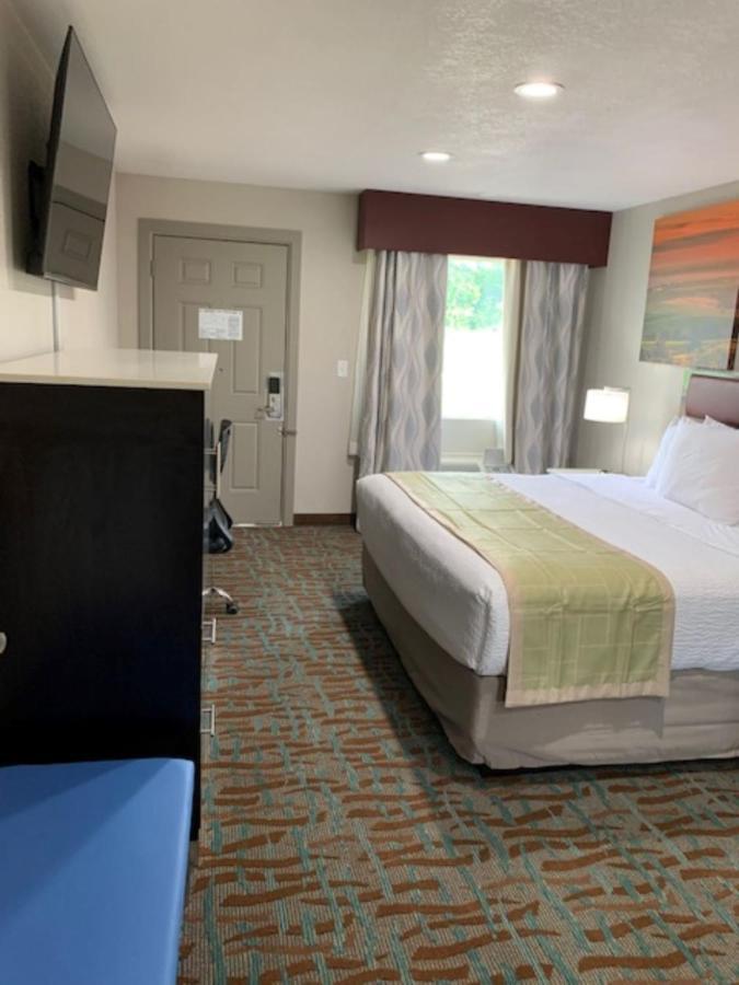 Days Inn By Wyndham Bellville Mansfield Екстериор снимка